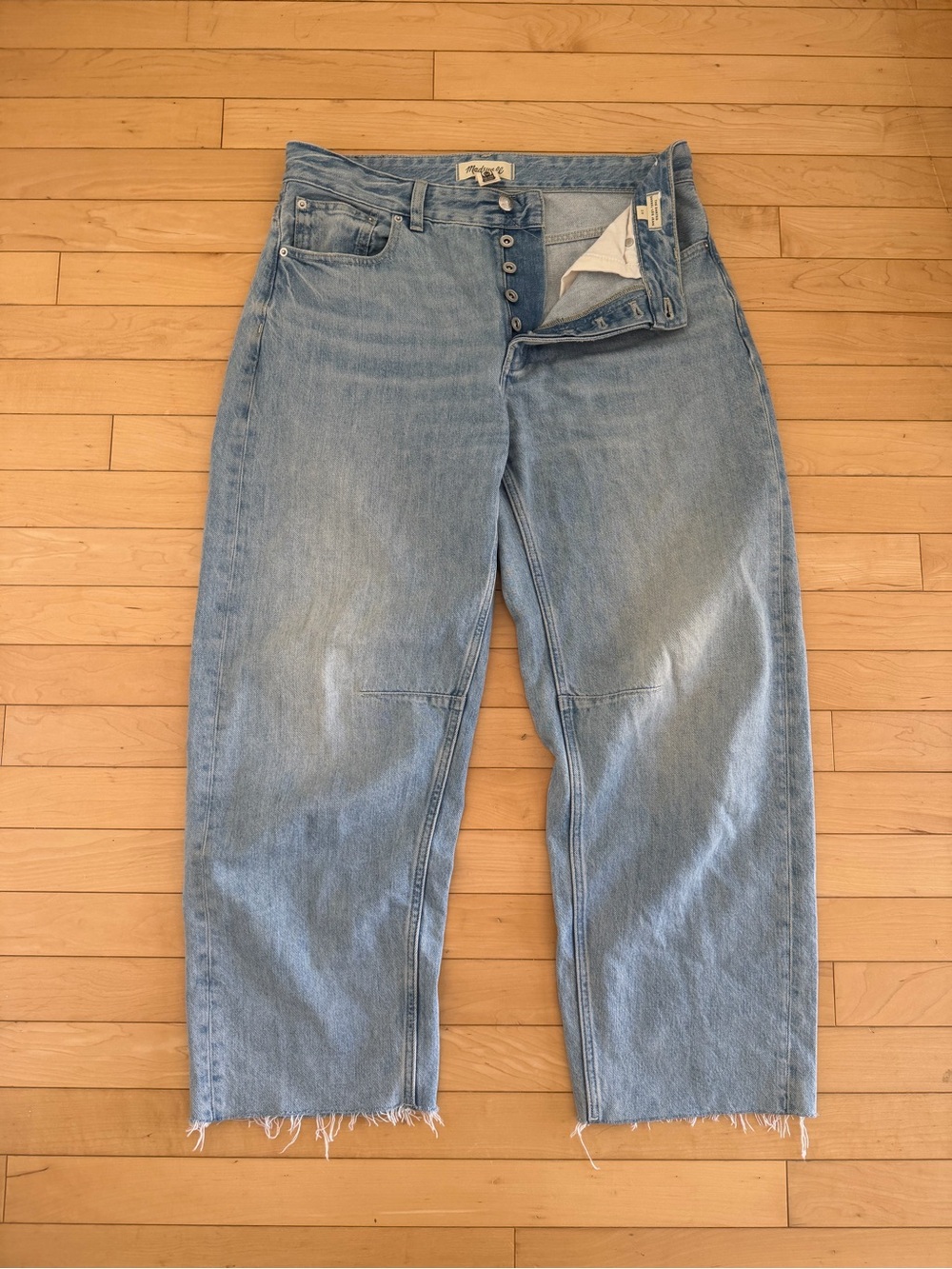 Madewell The Darted Barrel-Leg Jeans Size 28 Light Wash Raw Hem